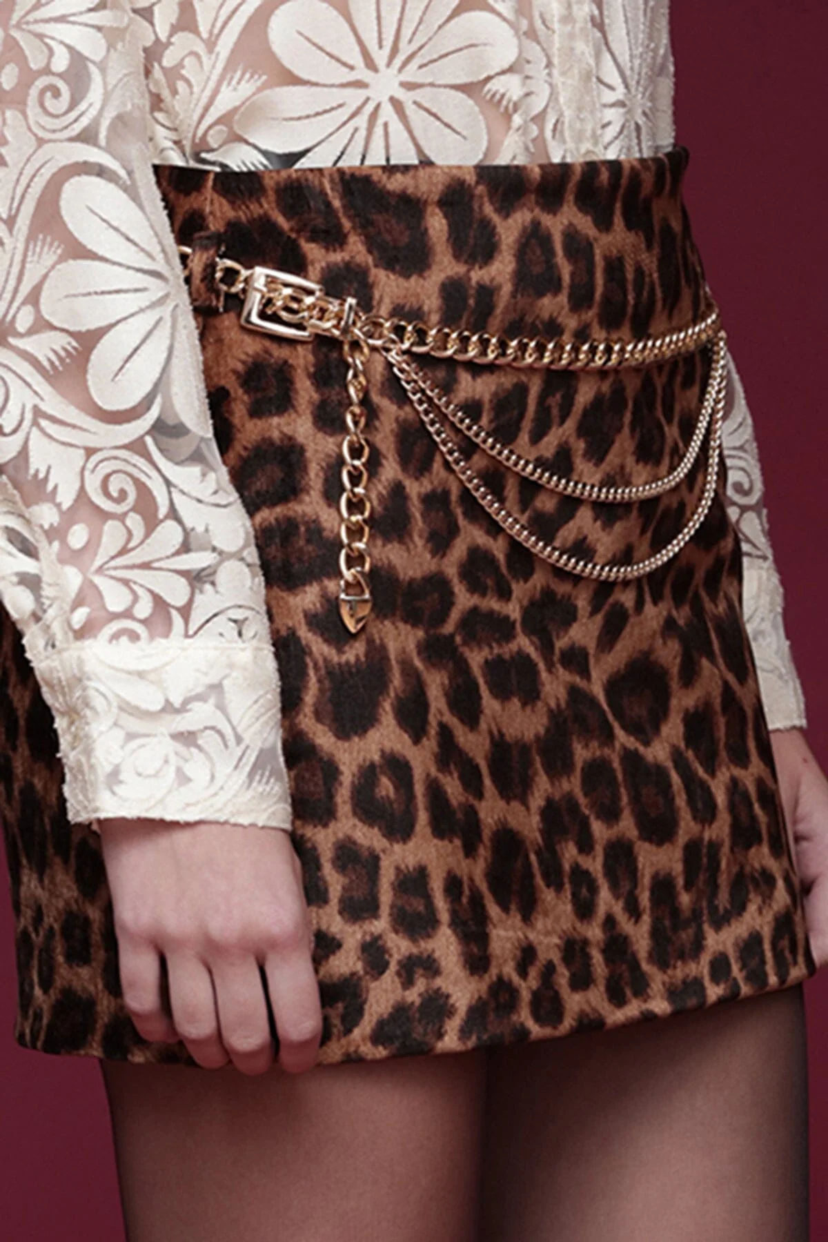 Chain Belt Leopard Low Rise Mini Skirt - Image 5